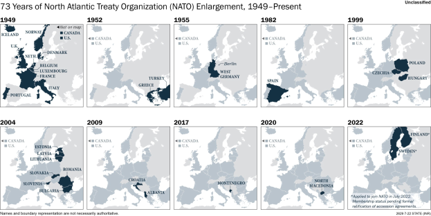 Karte, die die Erweiterung der NATO von 1949 bis heute zeigt, wobei die Regionen farblich nach dem Jahr der Mitgliedschaft unterteilt sind.
