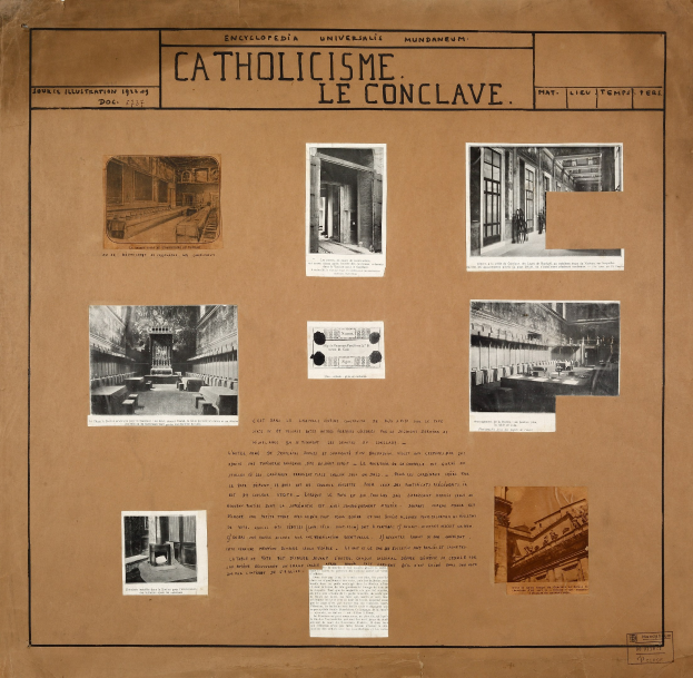 Ein Buch mit Bildern und Texten, das die Geschichte der katholischen Kirche dokumentiert, darunter Fotos von ihren Räumen, Fluren und erhaltenen Artefakten.