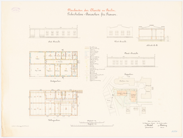Ein detaillierter architektonischer Grundriss der Berliner Schule für Architektur, der verschiedene Räume, Flure und Merkmale mit beschreibendem Text zeigt.